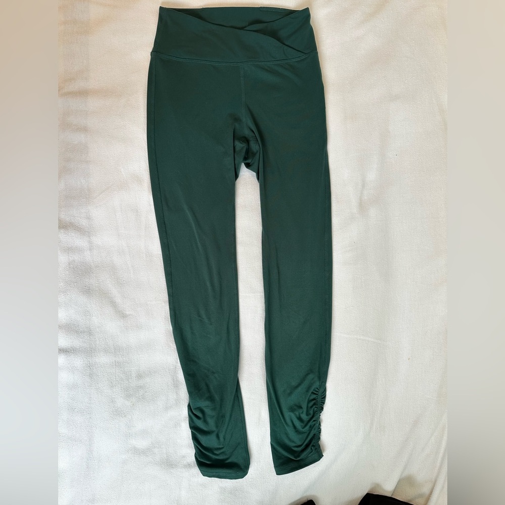 Gilly Hicks GO green leggings